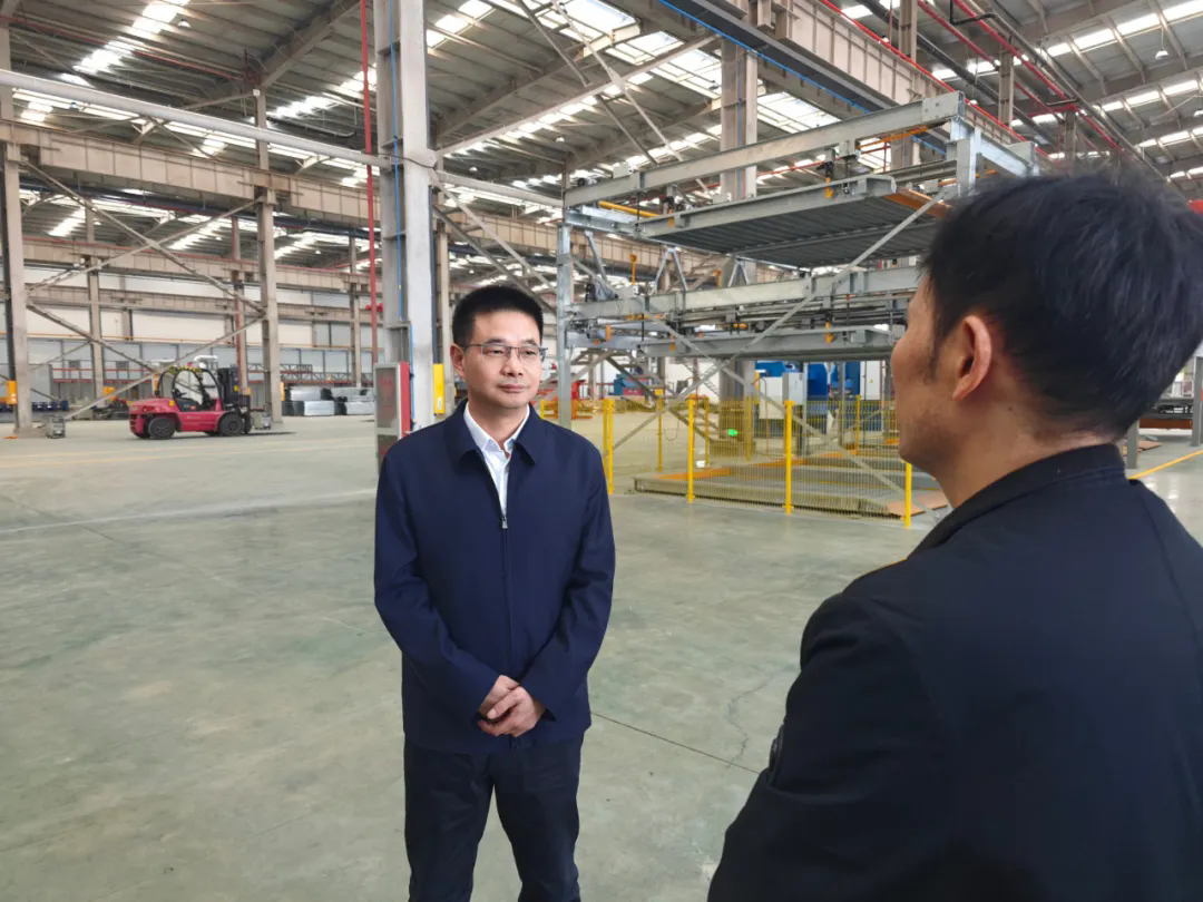 铆足干劲抓项目 聚力攻坚促发展——黄韡调研重点项目...